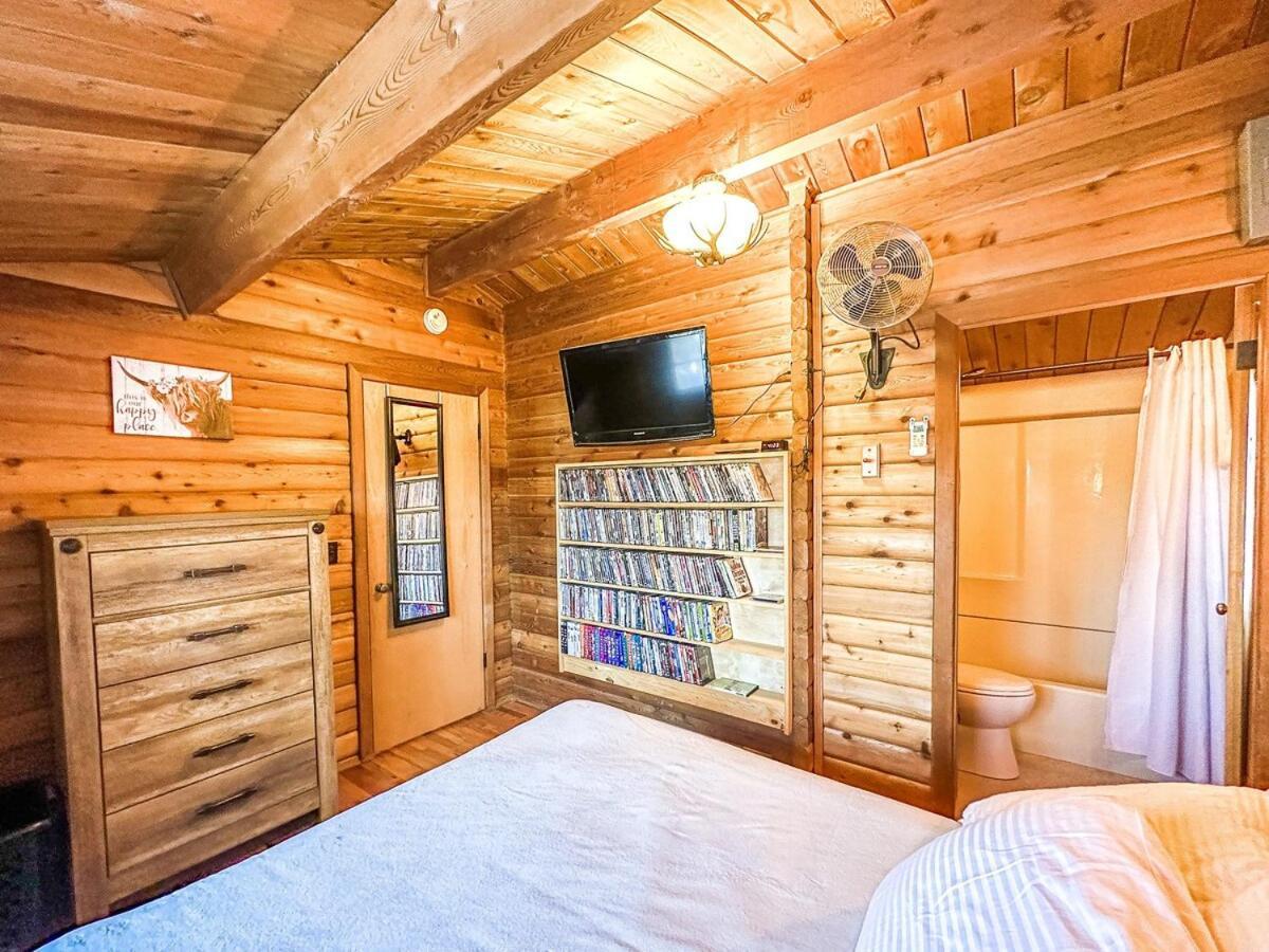 Village Vibes Deck And Bbq Duck Creek Village エクステリア 写真